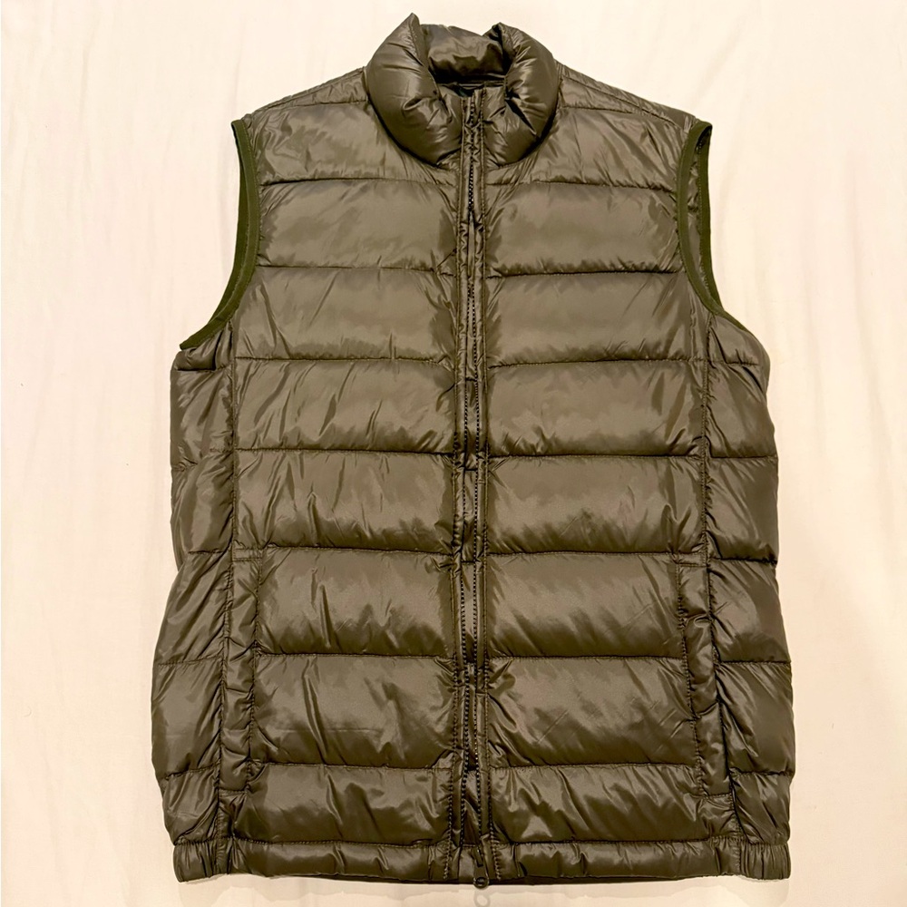 United Colors of Benetton Olive Green Lightweight Vest Size 42 (XS)